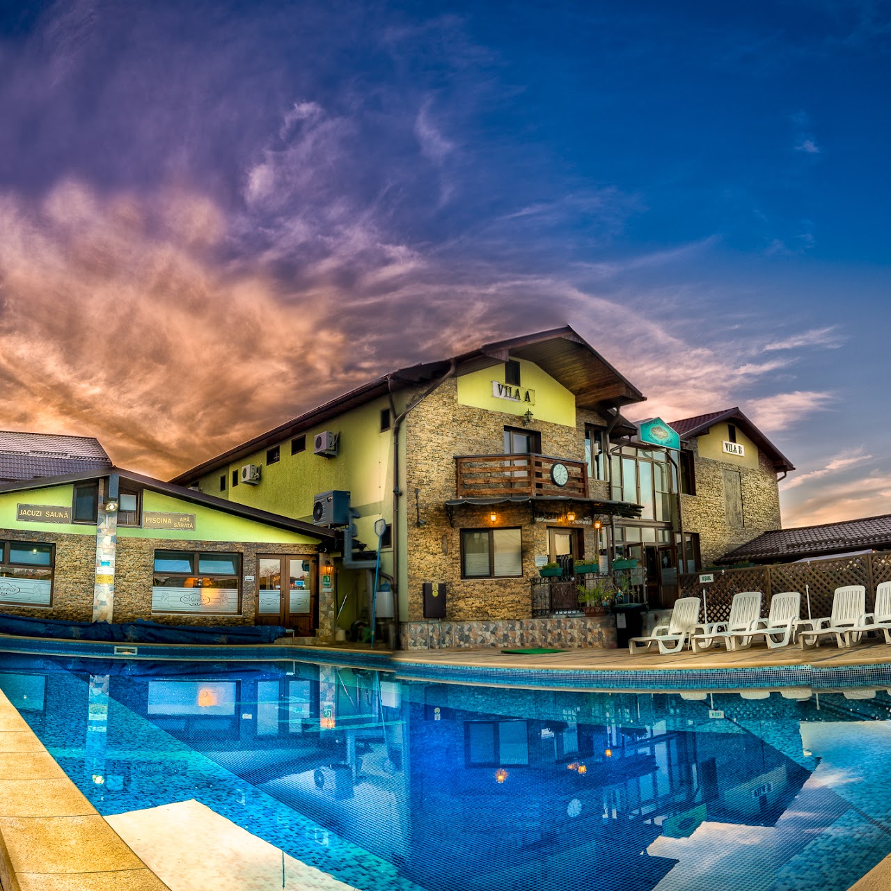 Piscină exterioară sezon